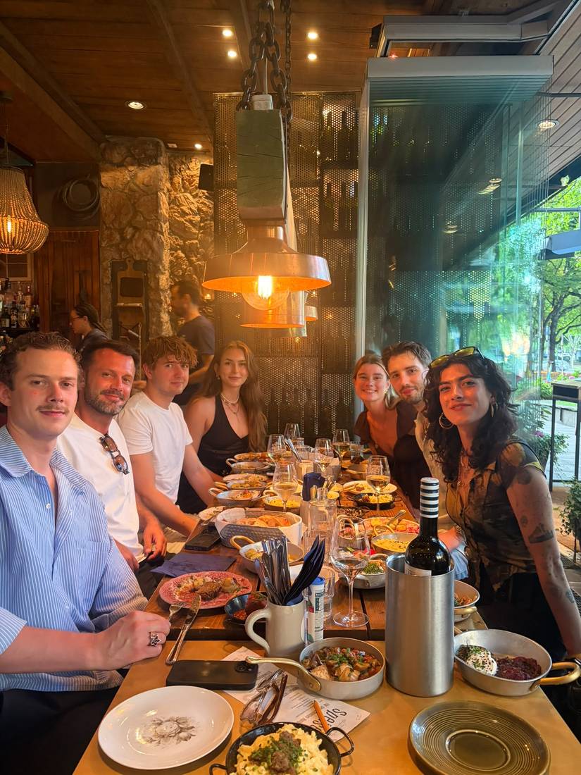 Gemeinsames Team-Abendessen von Ostend Digital